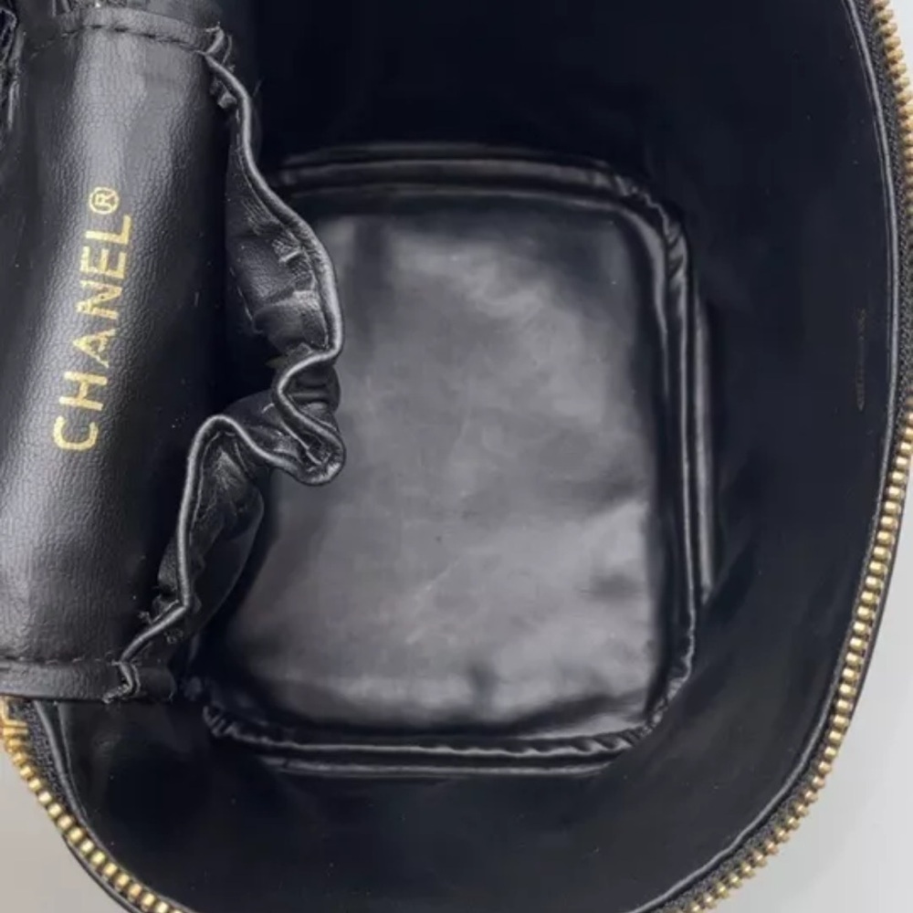 CHANEL COCO MARK MATTELLASSE LEATHER VANITY BAG TO CROSS BODY - Picture 14 of 16